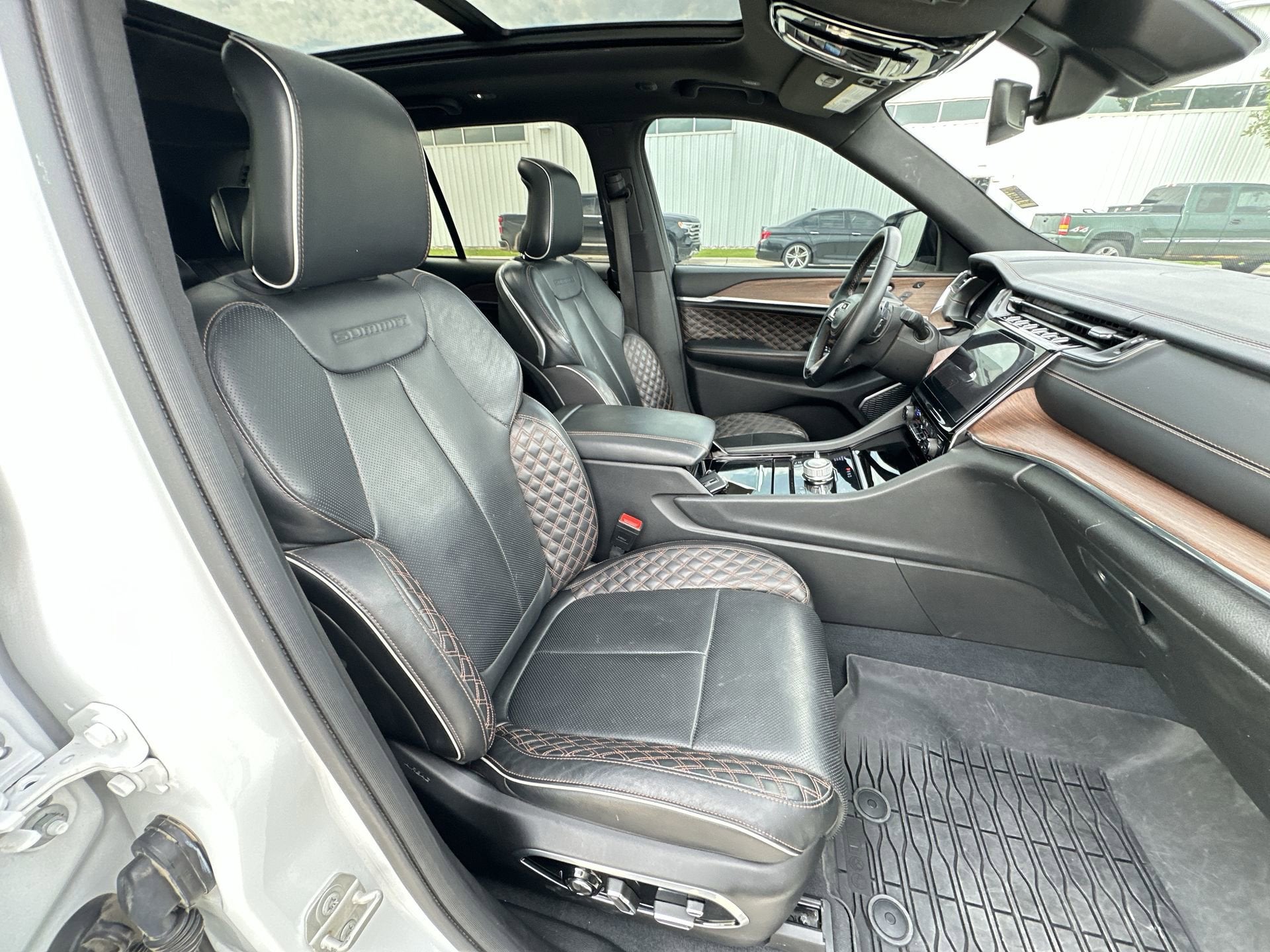 2023 Jeep Grand Cherokee Summit
