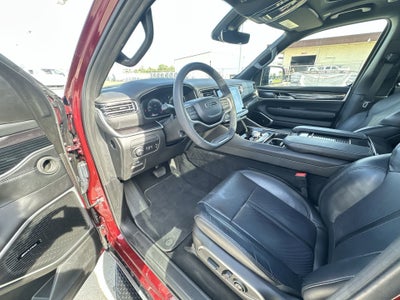 2024 Jeep Wagoneer Base
