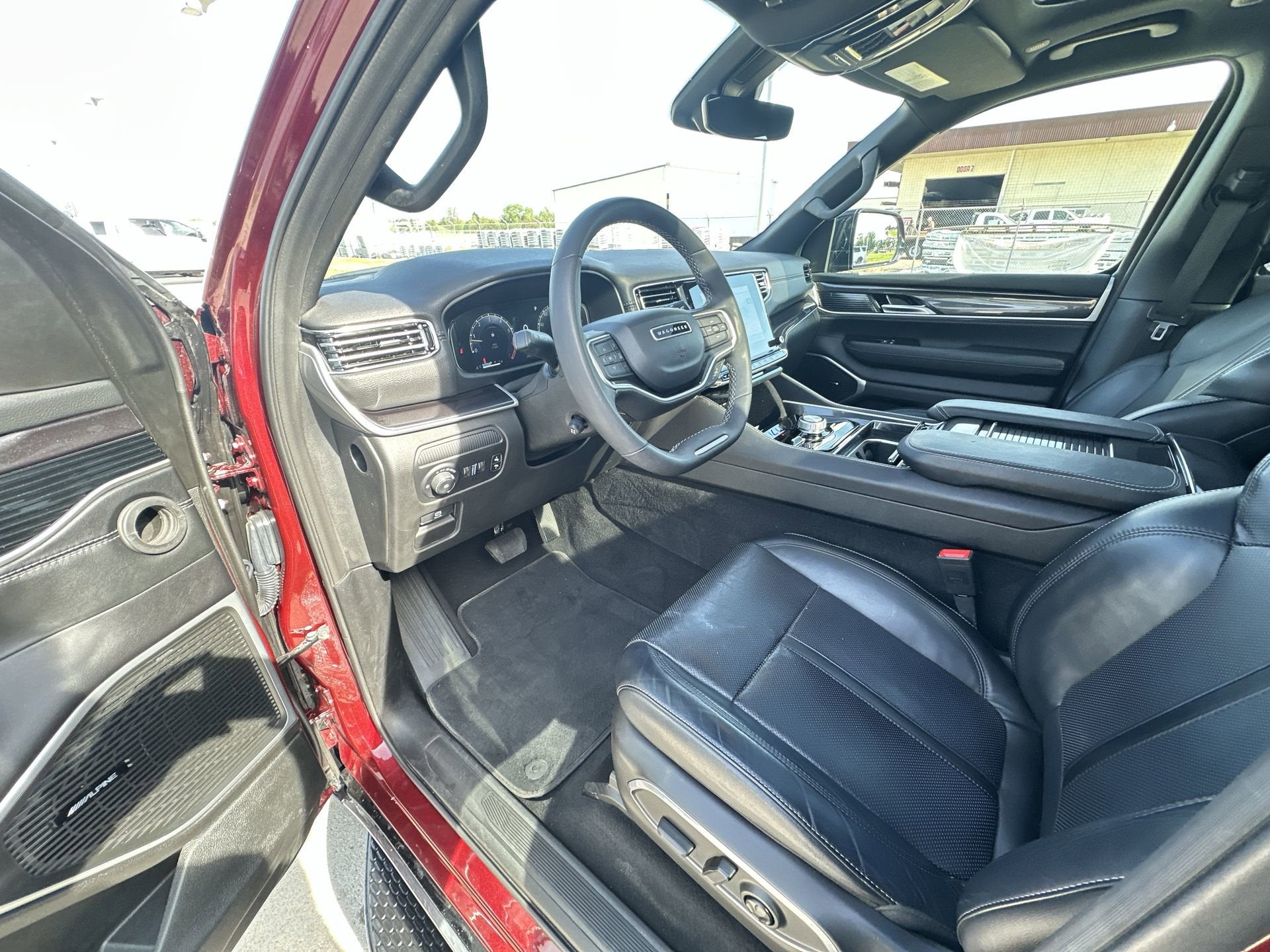 2024 Jeep Wagoneer Base