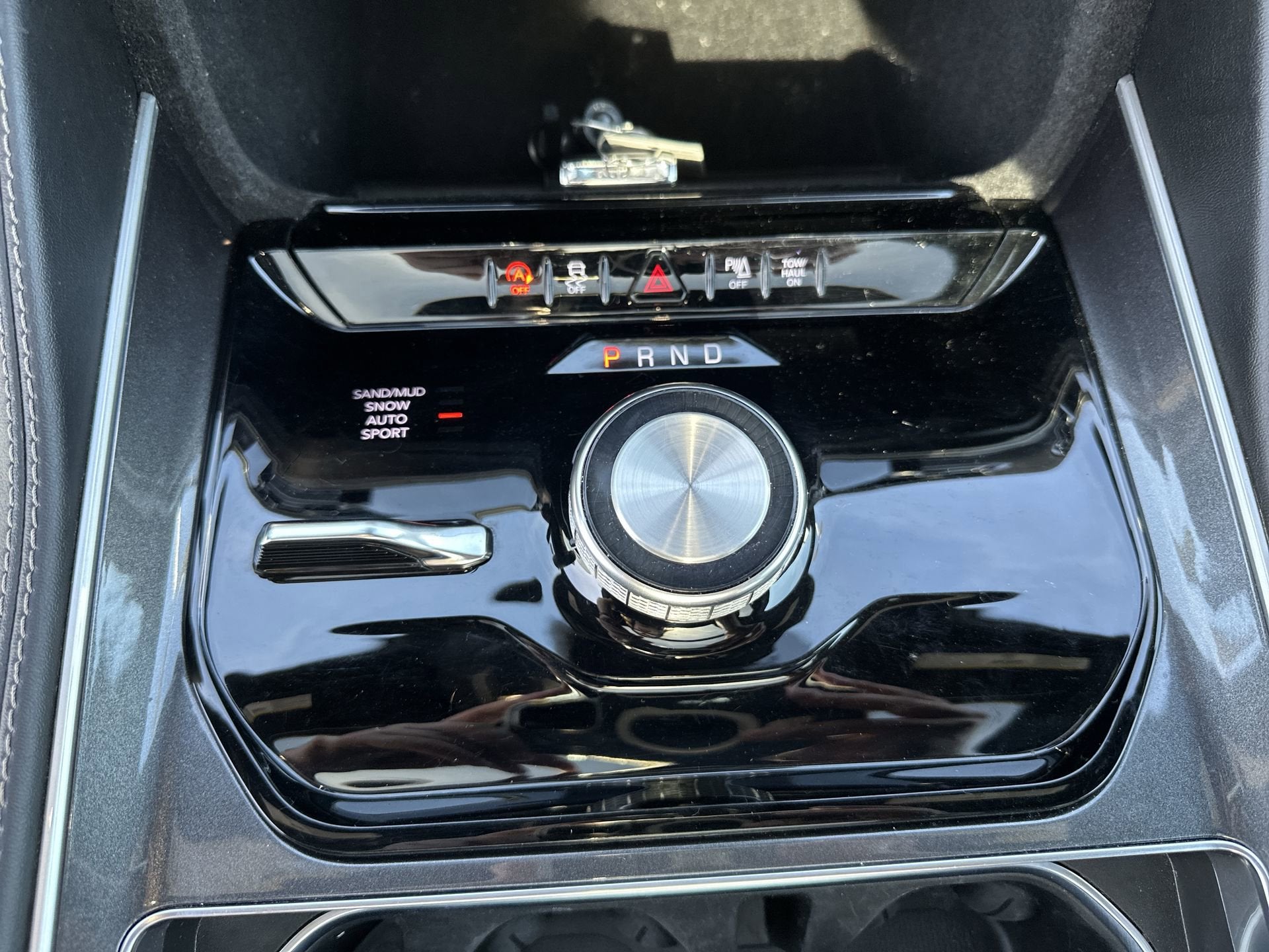 2024 Jeep Wagoneer Base