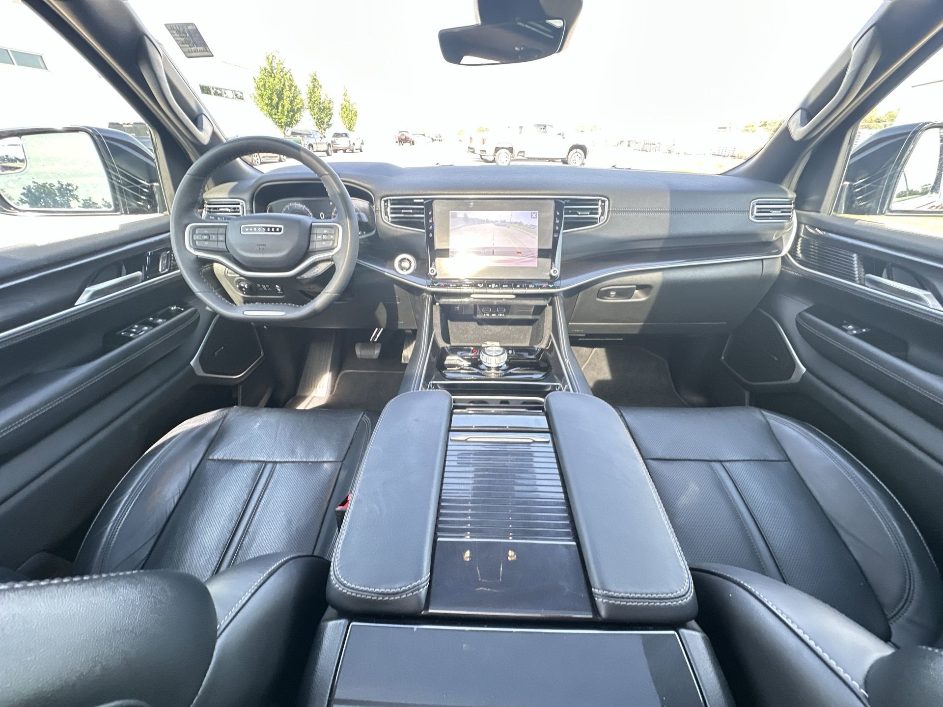 2024 Jeep Wagoneer Base