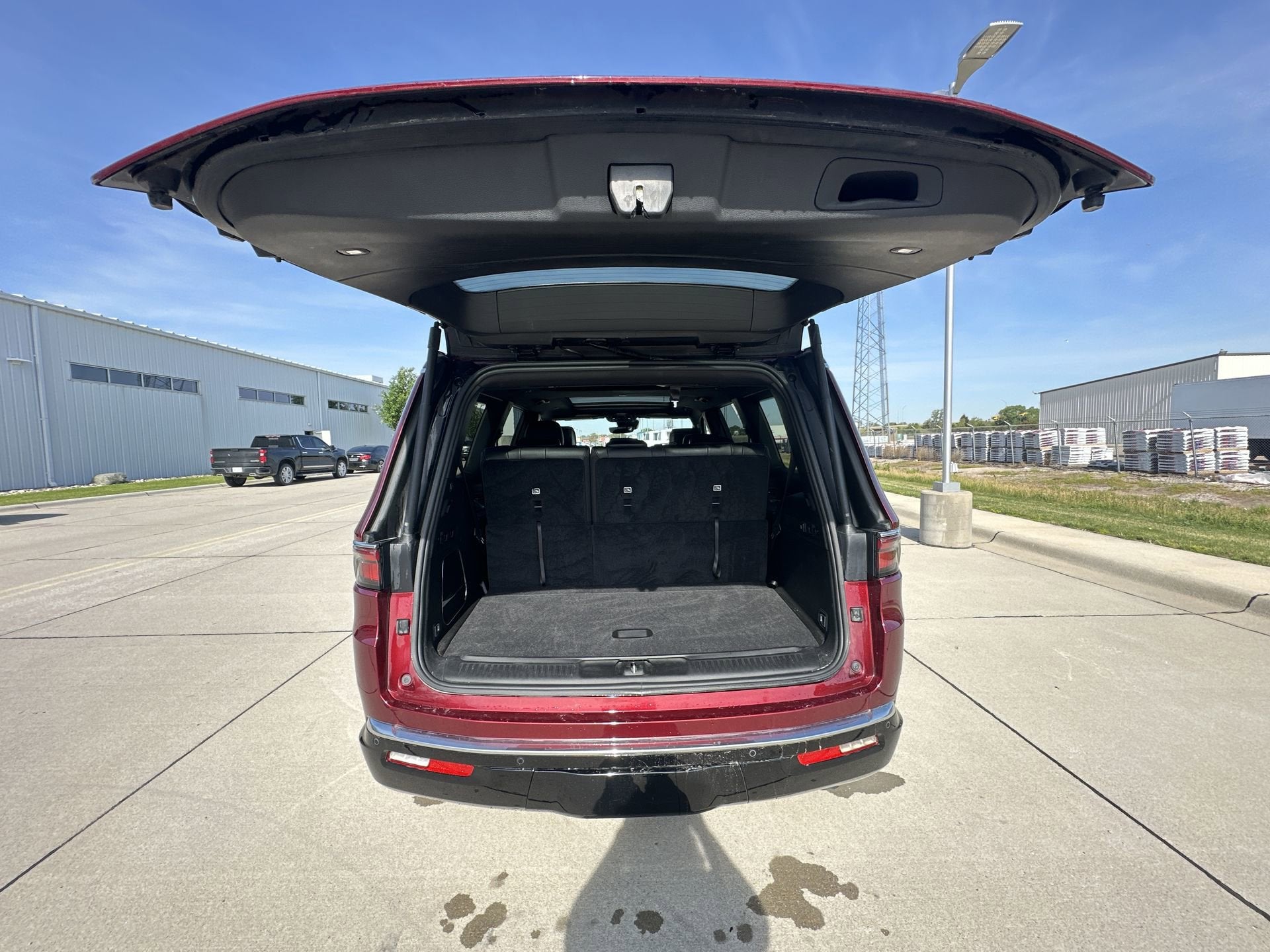 2024 Jeep Wagoneer Base