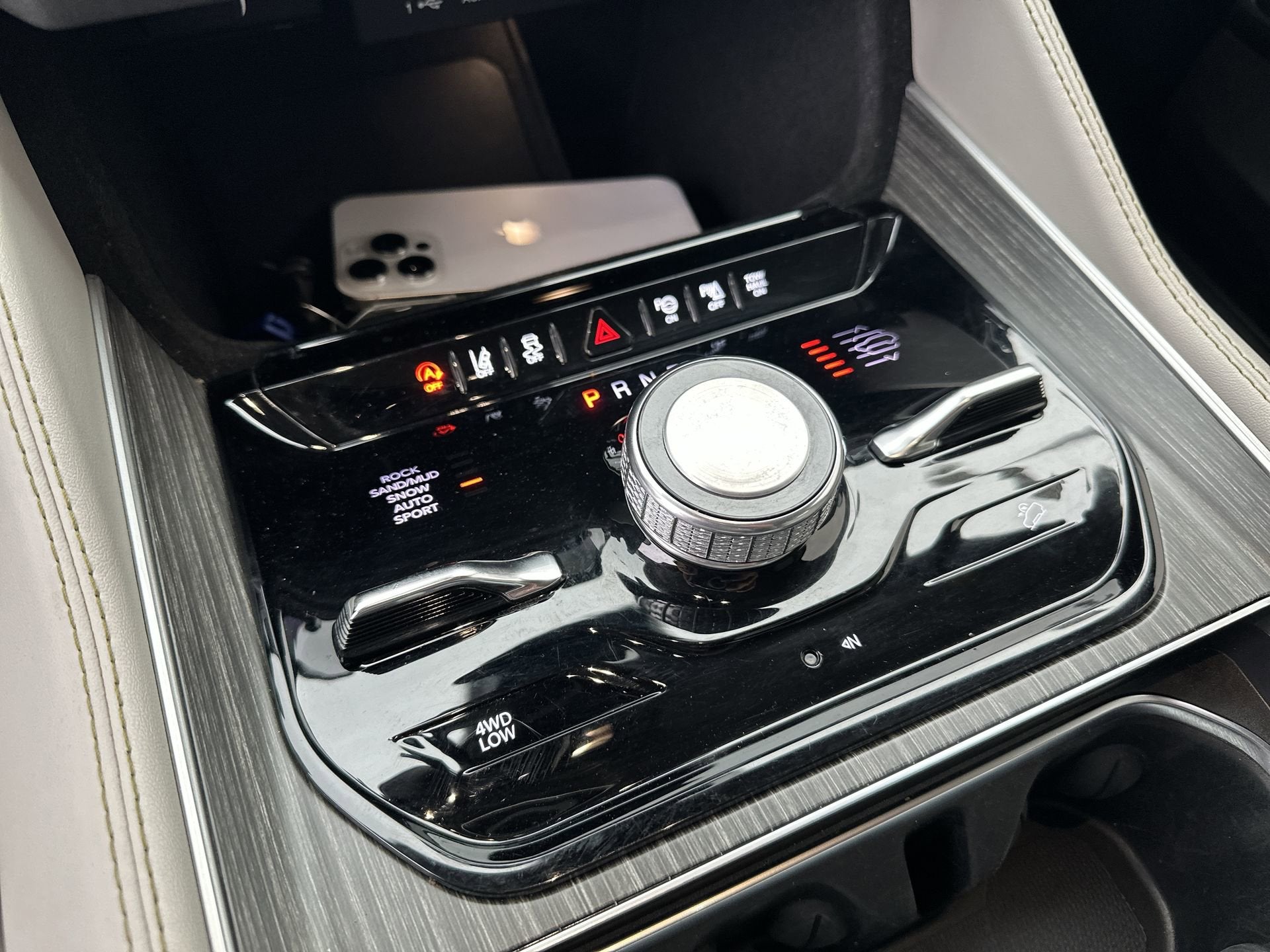 2023 Jeep Wagoneer Series III