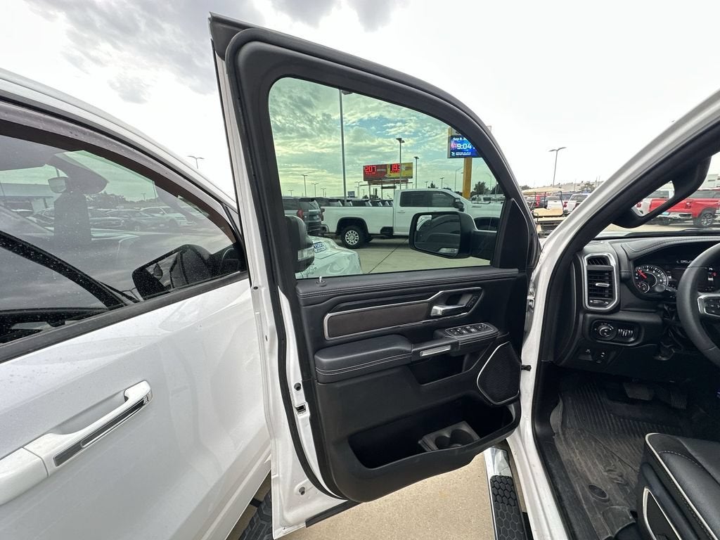 2023 RAM 1500 Laramie Crew Cab 4x4 5'7" Box