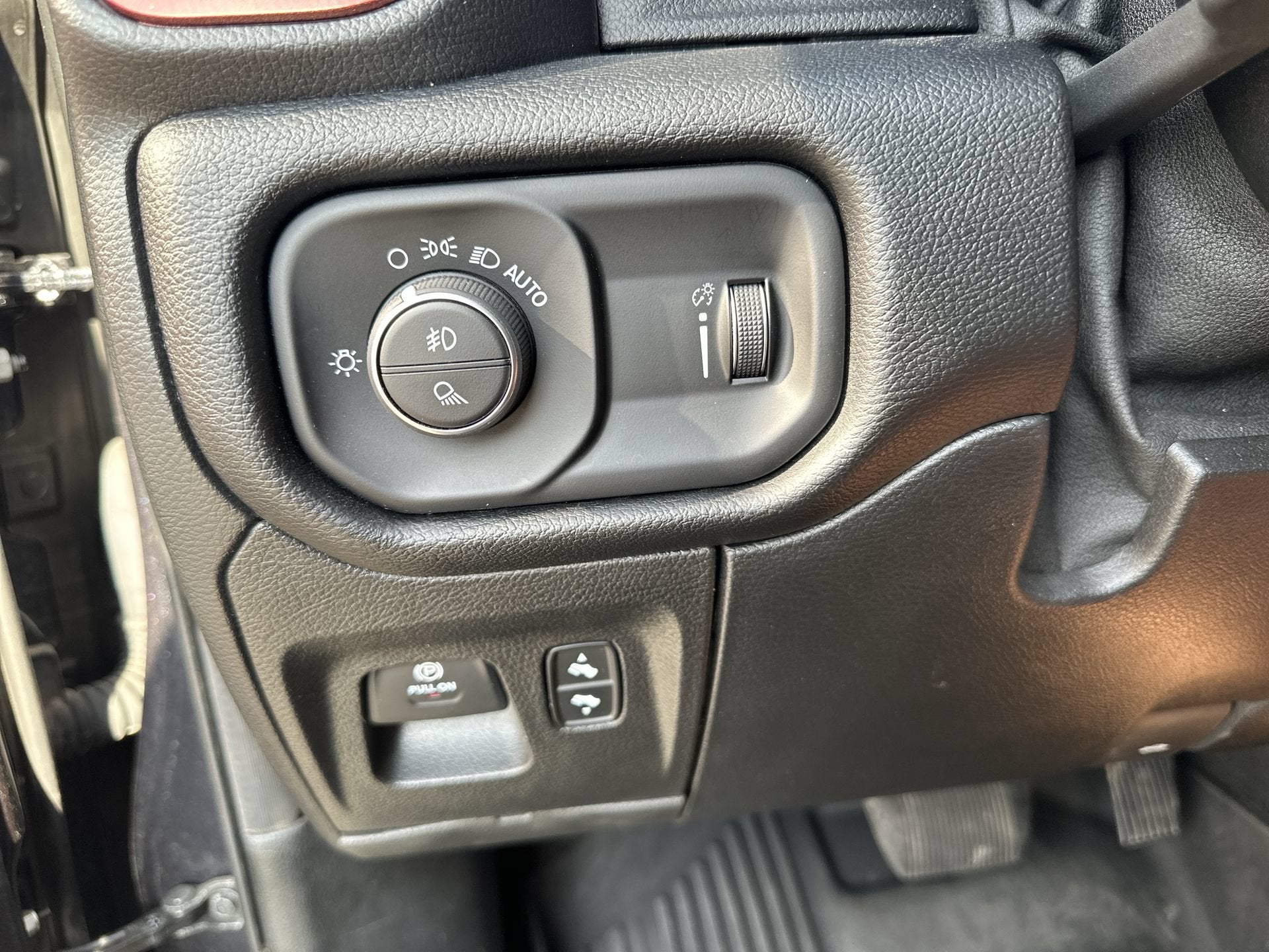 2020 RAM 1500 Rebel Crew Cab 4x4 5'7" Box
