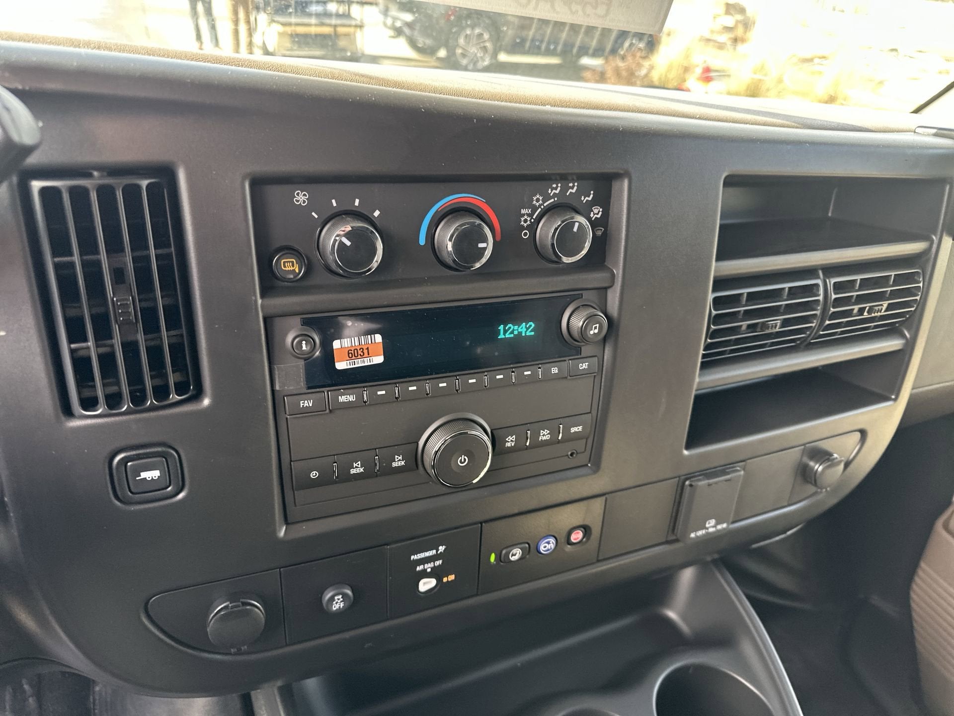 2025 Chevrolet Express Cargo 2500 WT