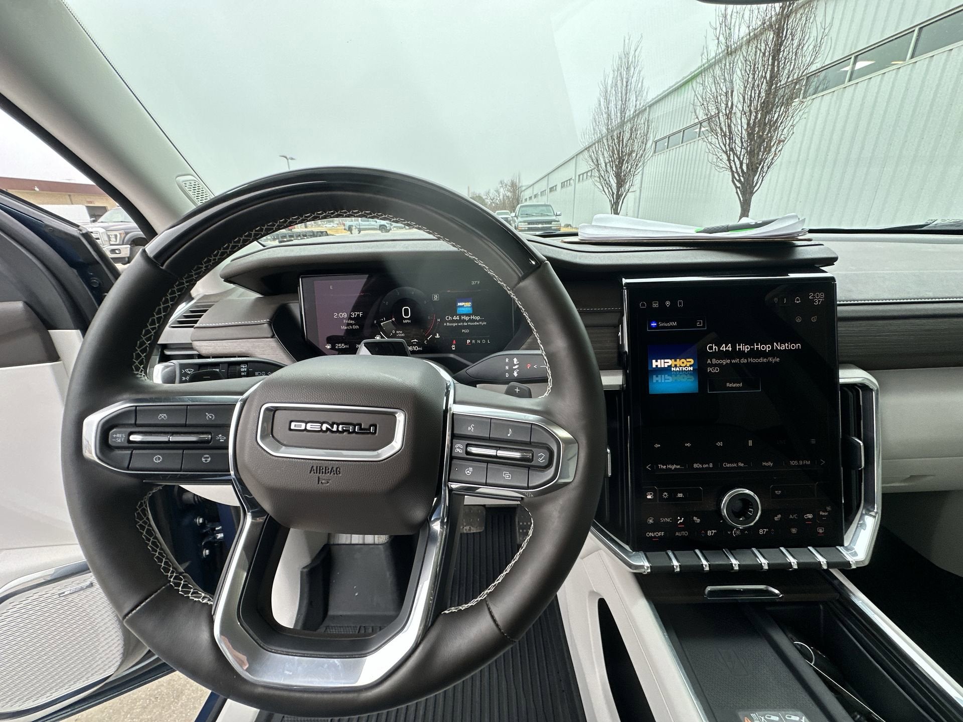 2024 GMC Acadia Denali