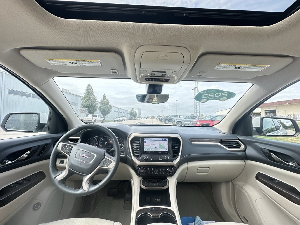 2023 GMC Acadia Denali