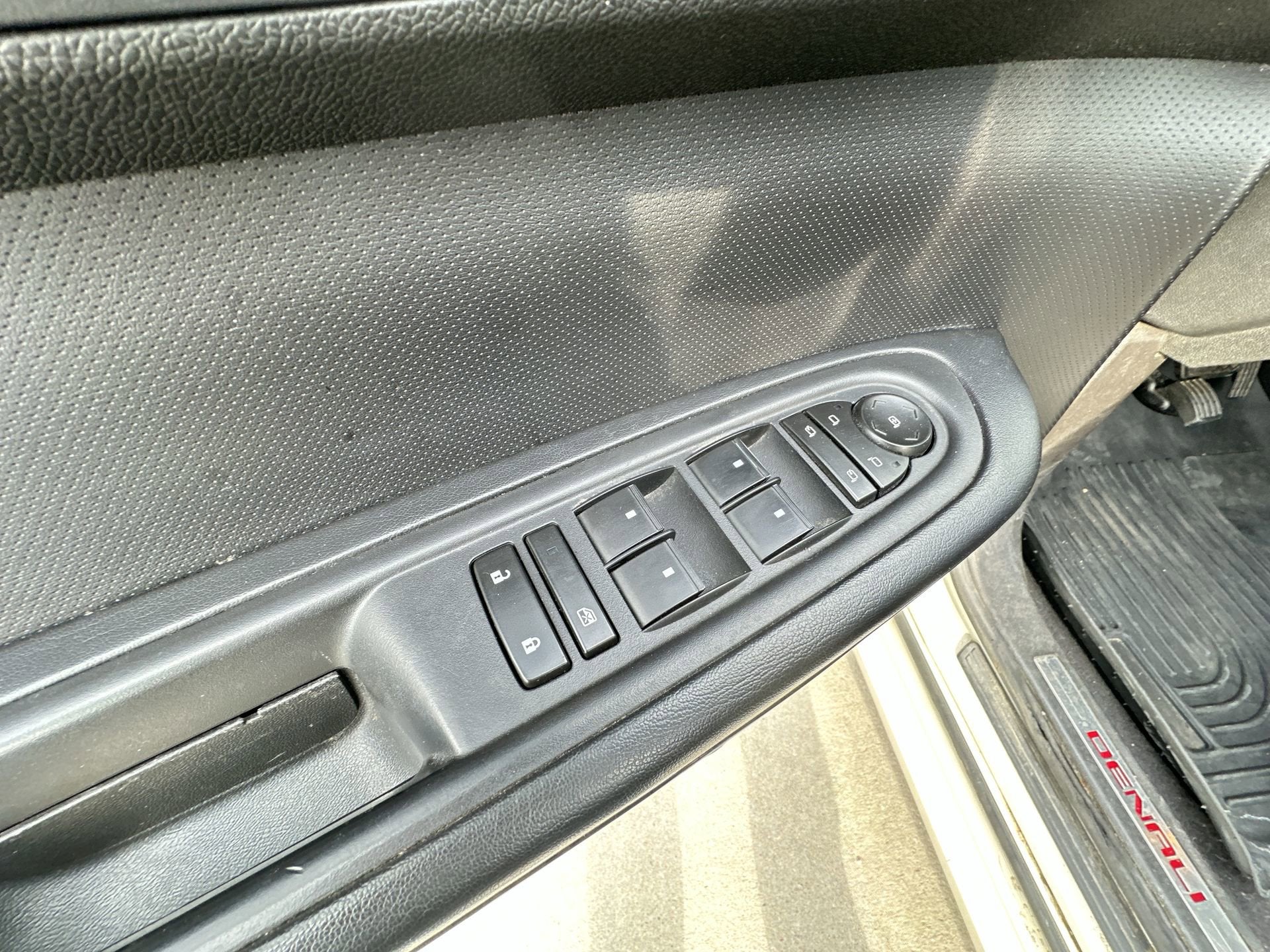 2011 GMC Acadia Denali