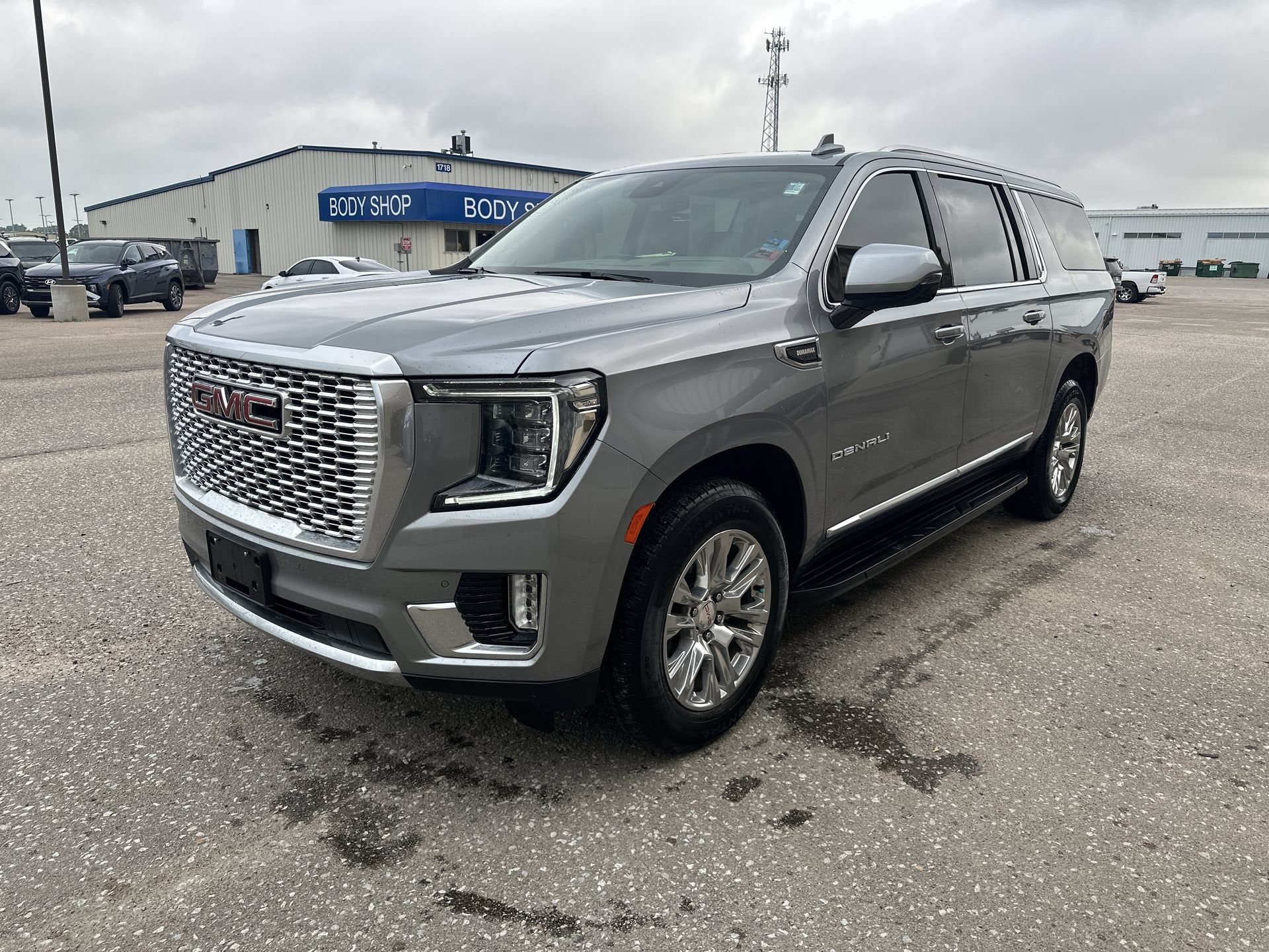 2023 GMC Yukon XL Denali