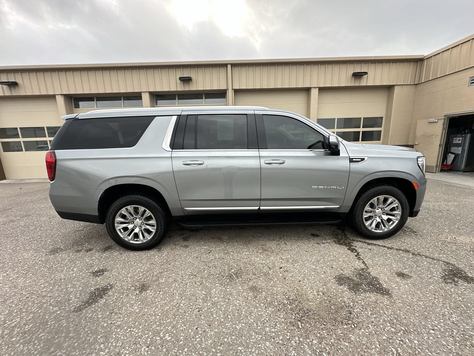 2023 GMC Yukon XL Denali