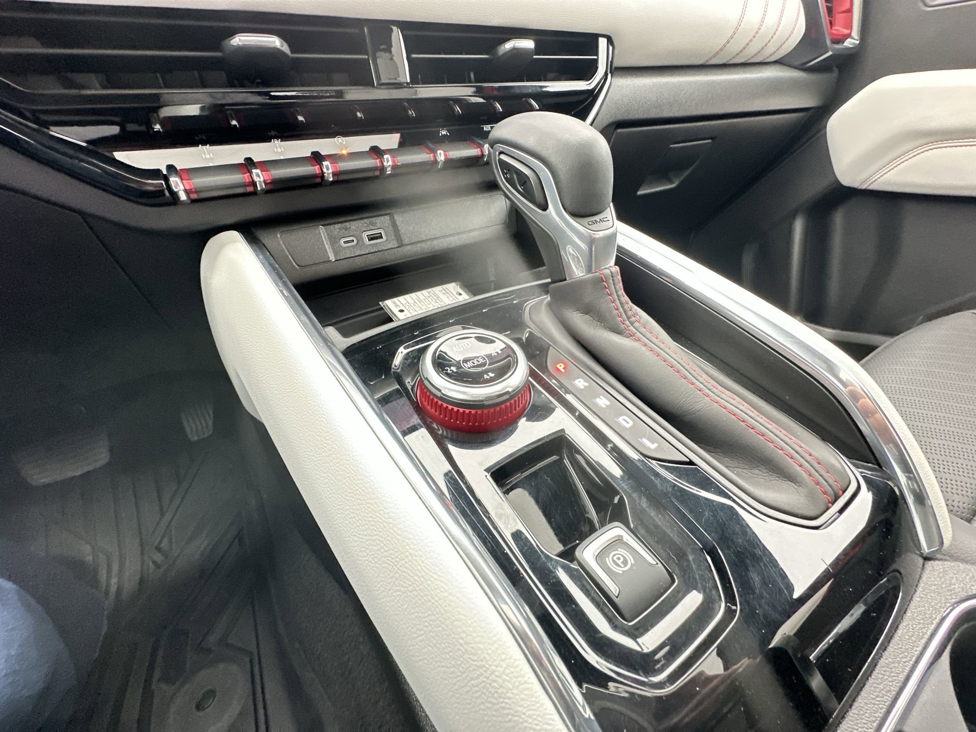 2025 GMC Canyon AT4