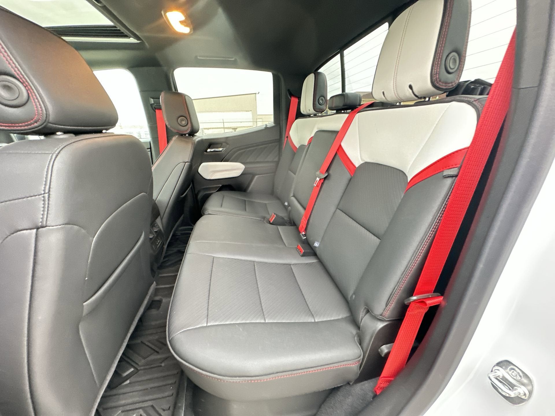 2025 GMC Canyon AT4