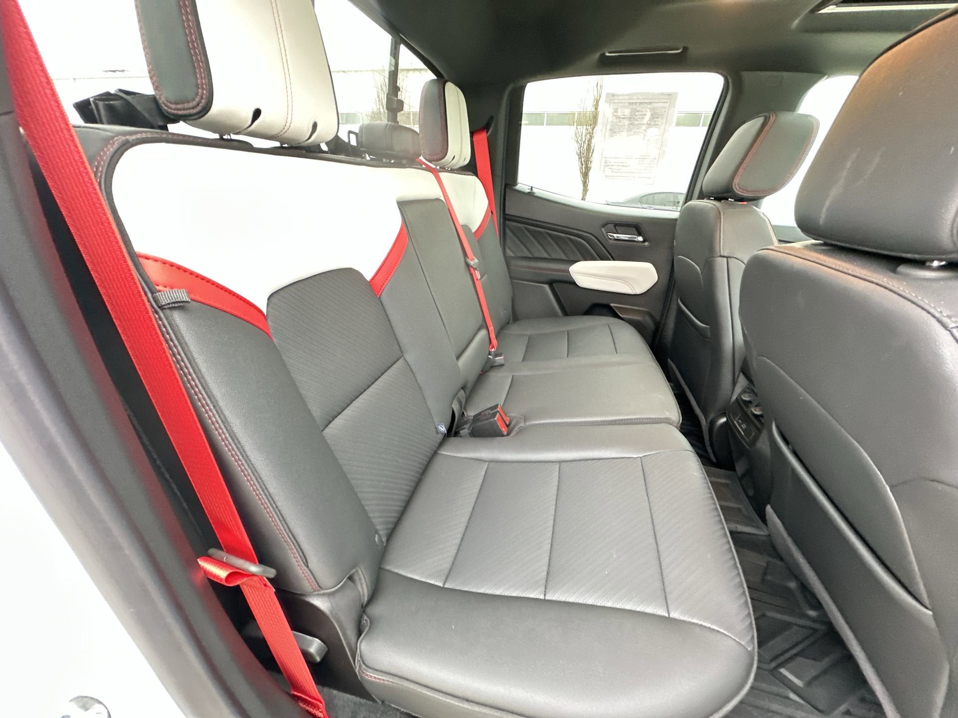 2025 GMC Canyon AT4