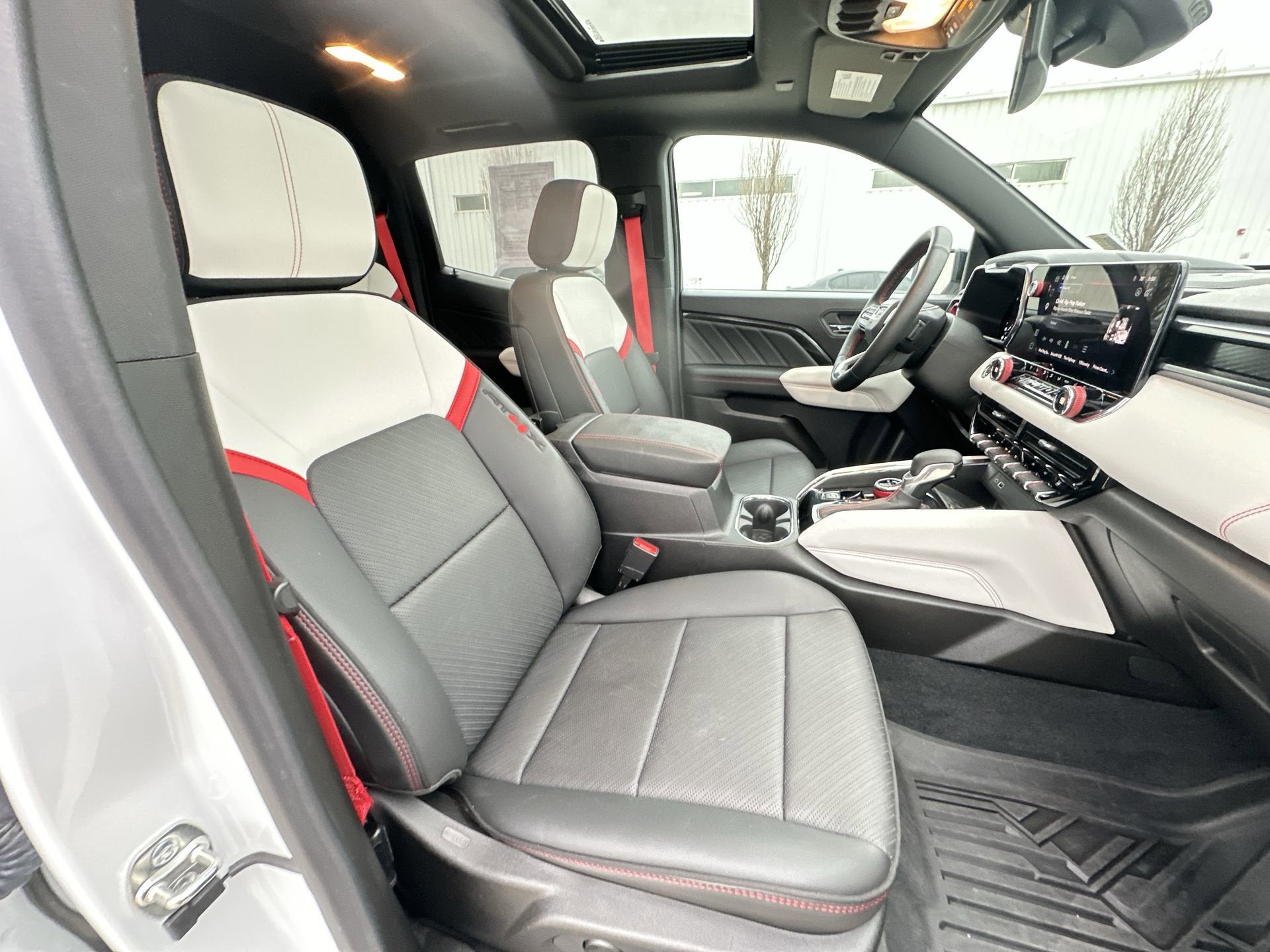 2025 GMC Canyon AT4