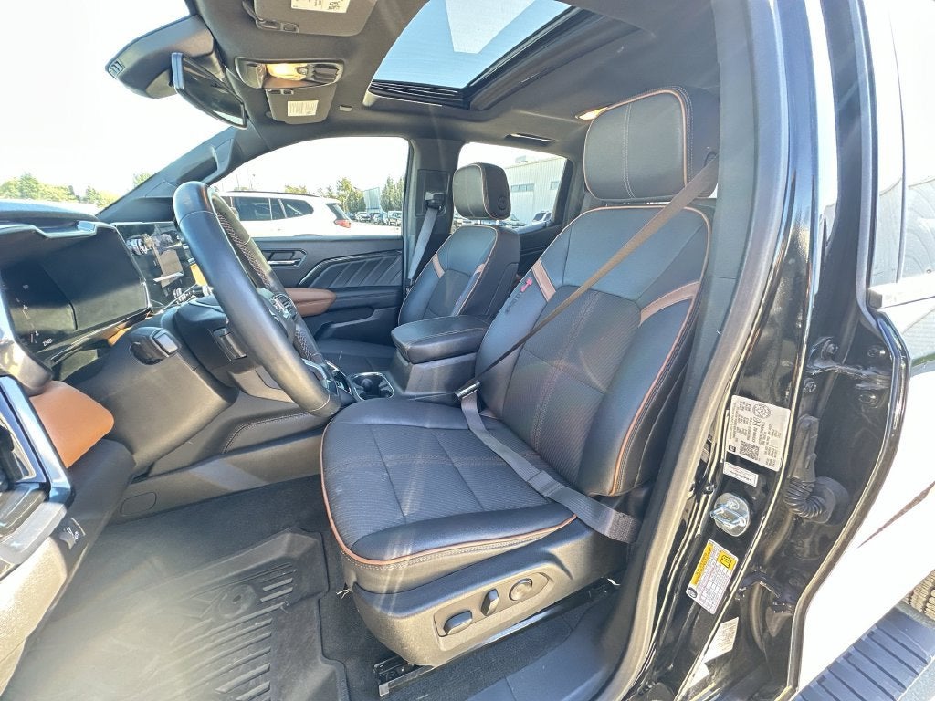 2023 GMC Canyon 4WD AT4