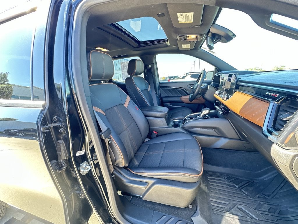 2023 GMC Canyon 4WD AT4