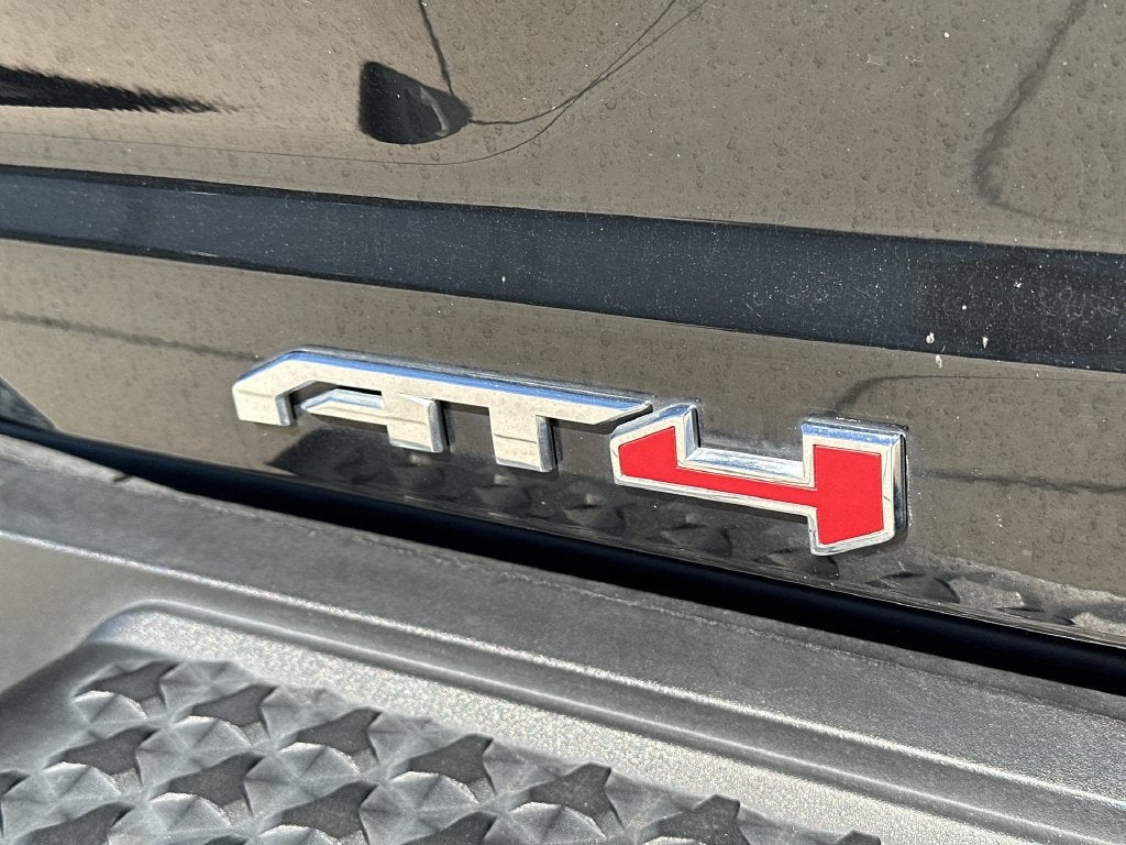 2023 GMC Canyon 4WD AT4