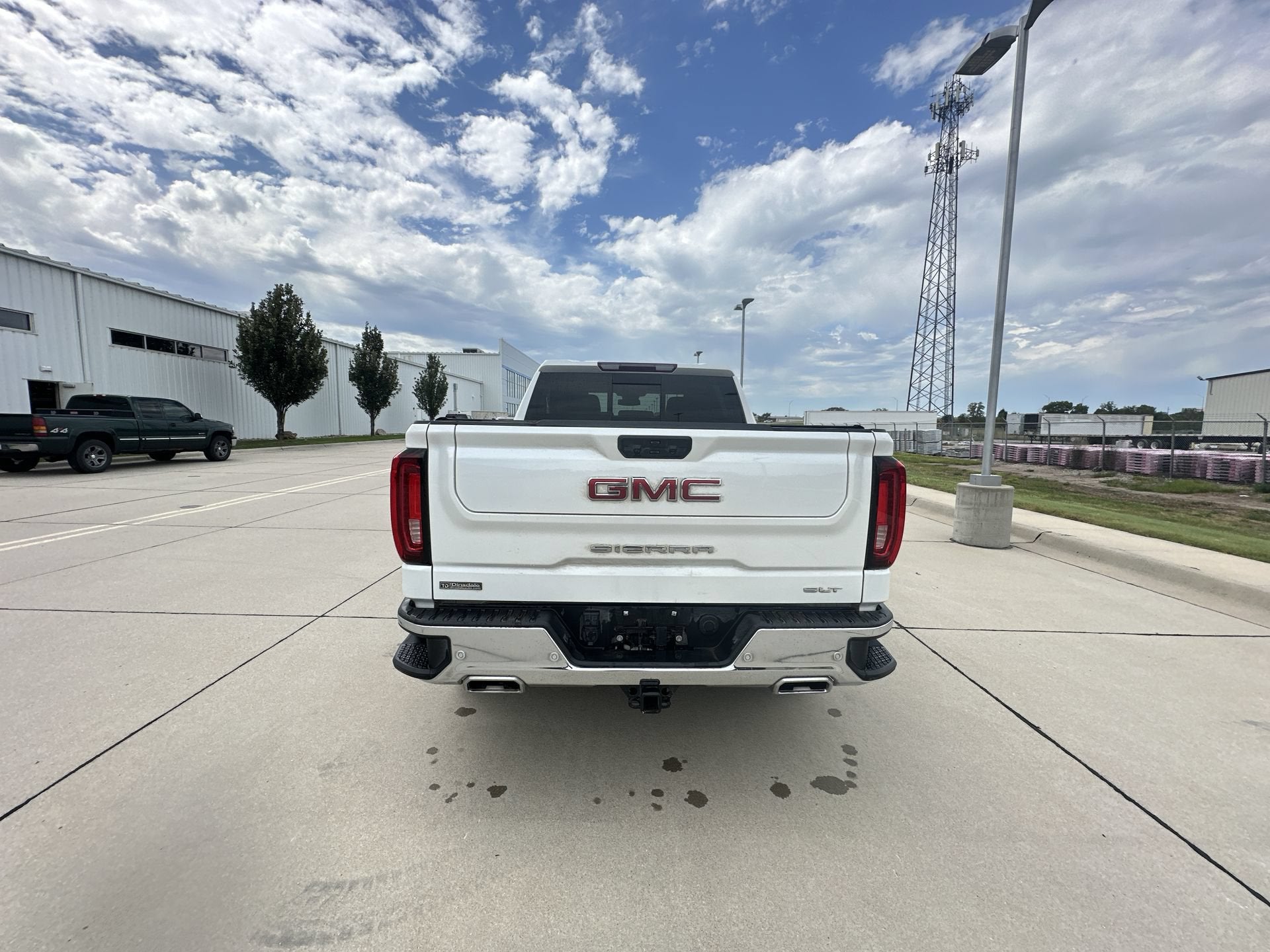 2024 GMC Sierra 1500 SLT