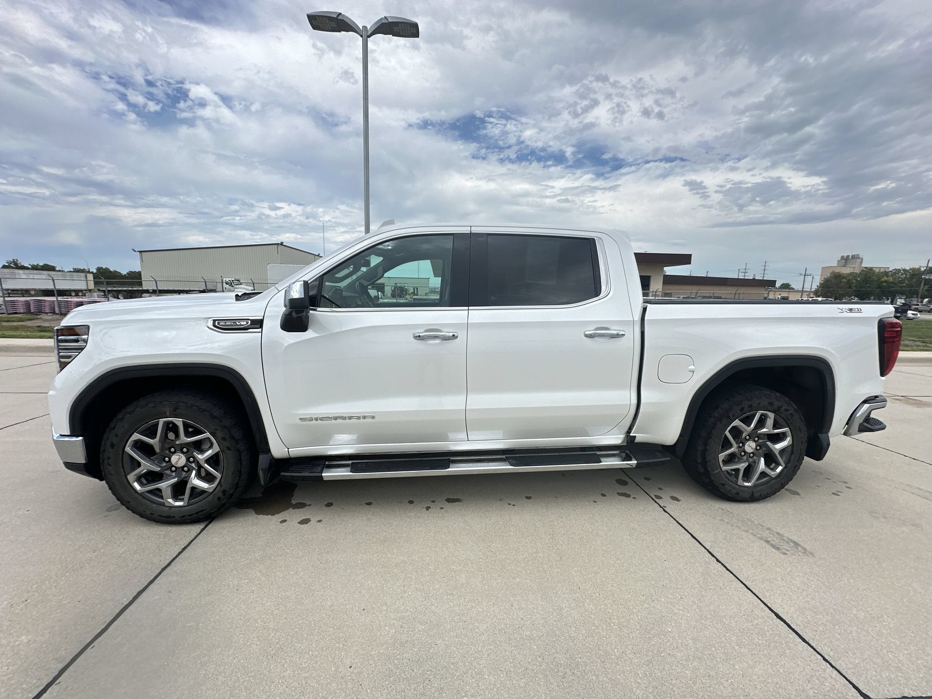 2024 GMC Sierra 1500 SLT