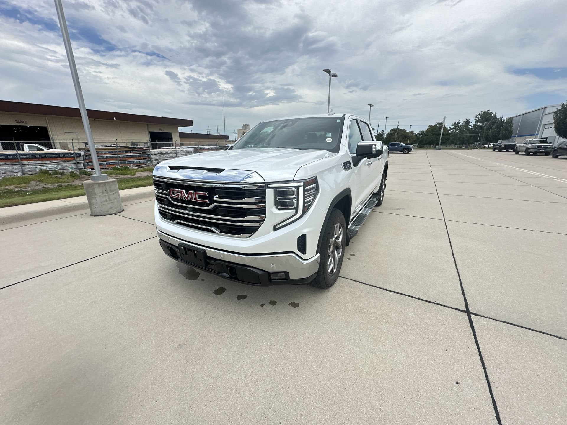 2024 GMC Sierra 1500 SLT