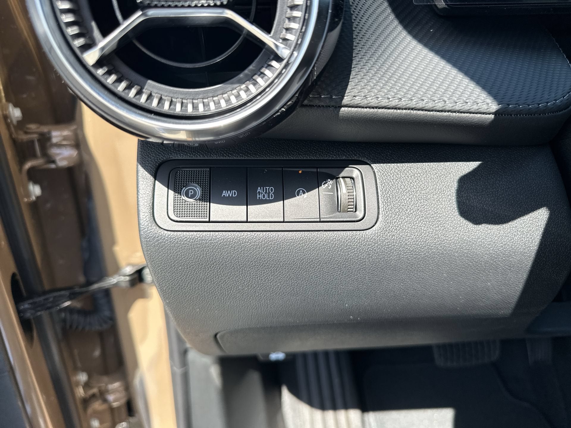 2027 Chevrolet Equinox LT - Photo 18