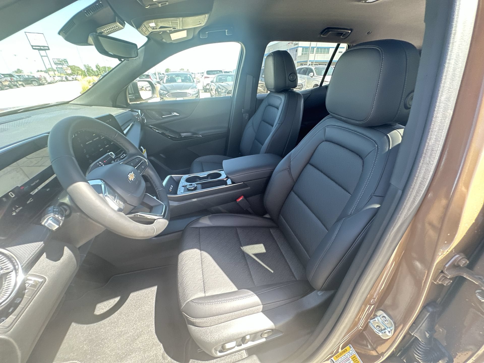 2027 Chevrolet Equinox LT - Photo 19