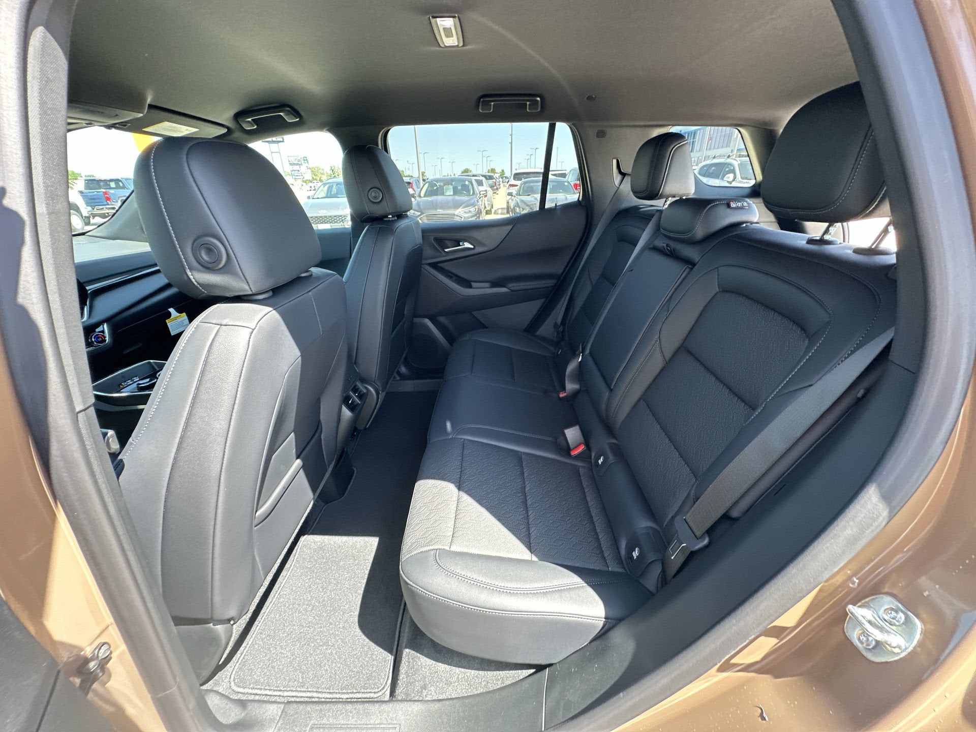 2027 Chevrolet Equinox LT - Photo 25