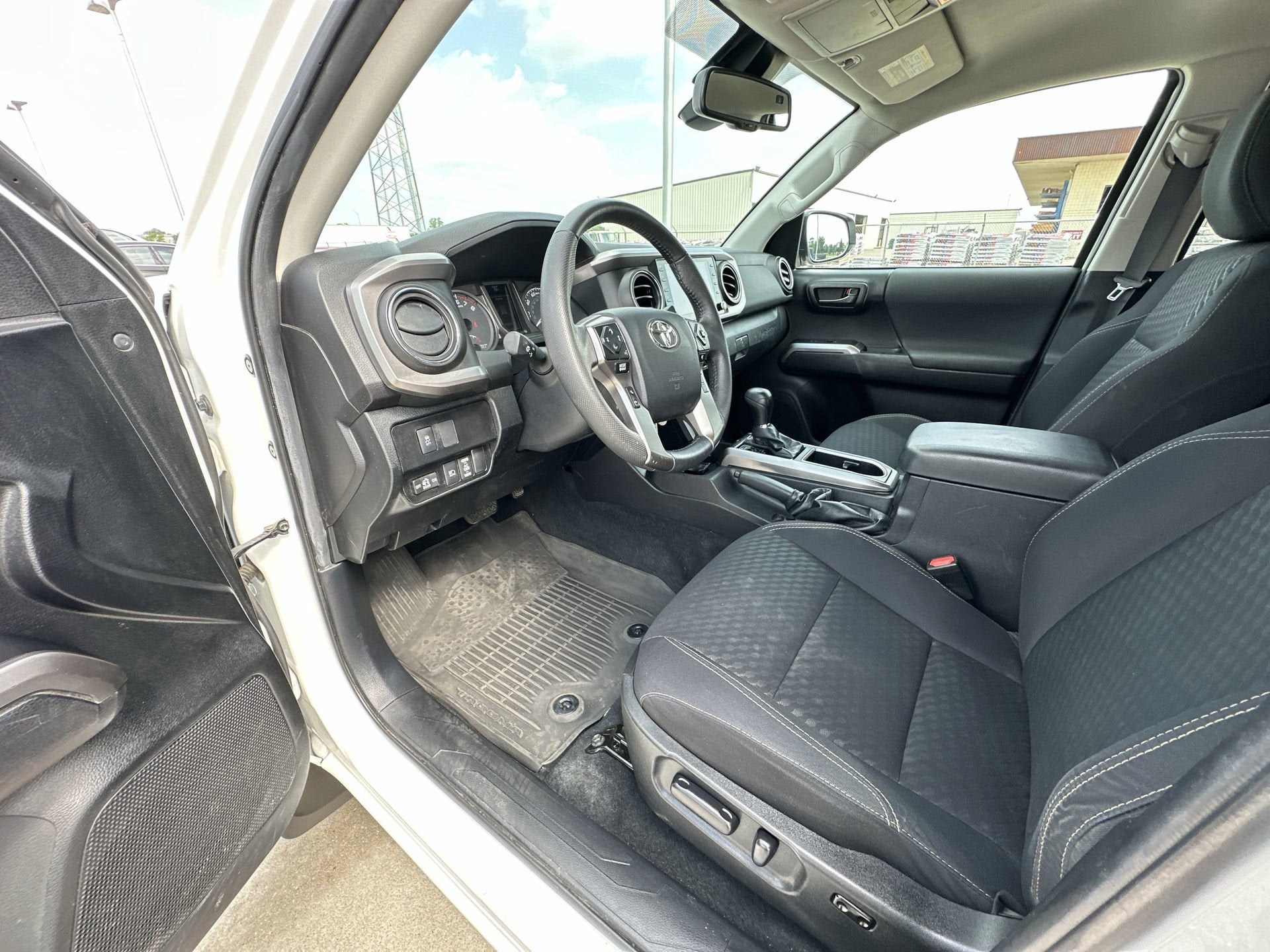 2022 Toyota Tacoma 4WD SR