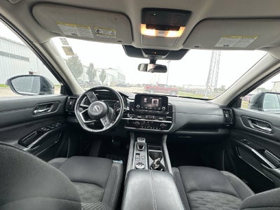 2022 Nissan Pathfinder SV 4WD