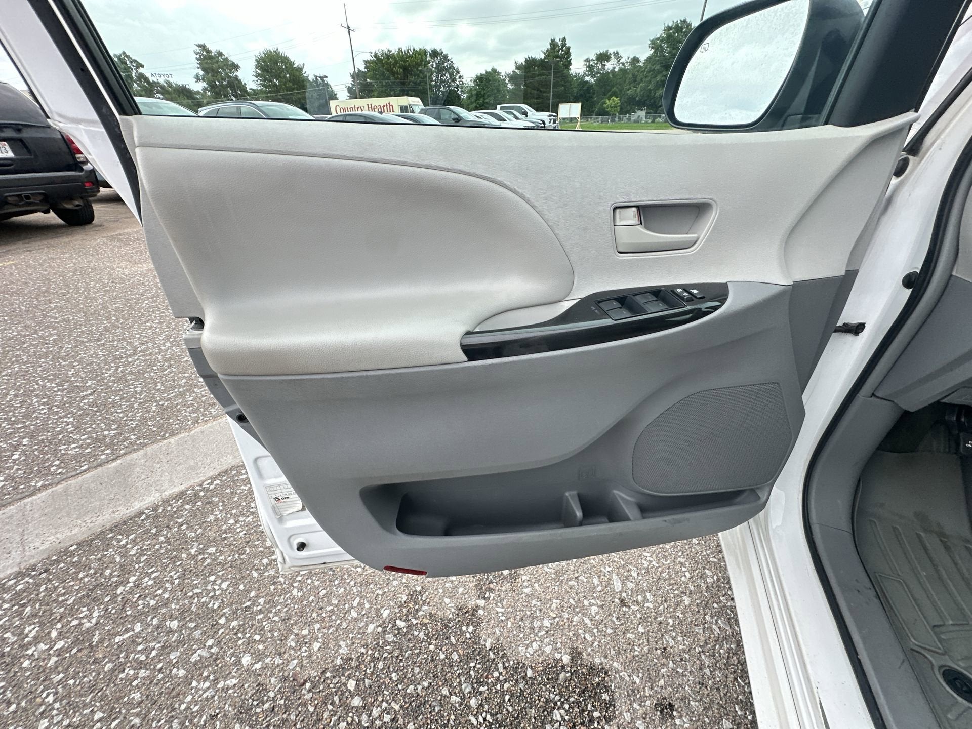 2013 Toyota Sienna LE AAS